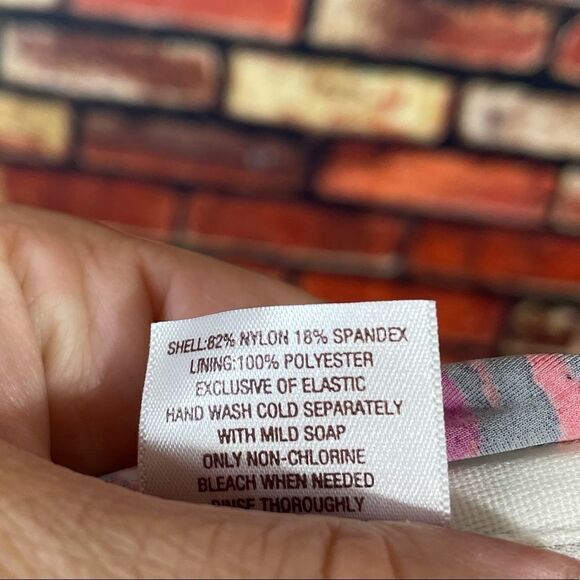 5 for $25🔥Small Liz Lange Maternity Swimsuit Top - Picture 5 of 6